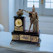 Каминные часы «Цезарь» из долерита и яшмы в подарок — фотография 1
