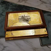 Деревянные нарды «Малахит» с позолоченной златоустовской гравюрой — красивый подарок — фотография 1