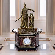 Часы «Россия» с воительницей в подарок — фотография 1