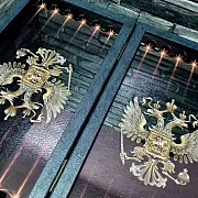 Подарочные нарды под стеклом «Герб России» — фотография 3