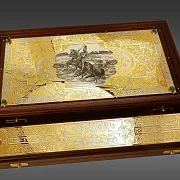 Деревянные нарды «Малахит» с позолоченной златоустовской гравюрой — красивый подарок — фотография 3