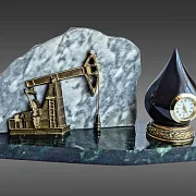 Настольные часы «Нефтяная качалка» из бронзы и змеевика — необычный подарок — фотография 4