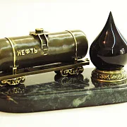 Бронзовая фигурка «Цистерна с нефтью» — красивый подарок — фотография 2